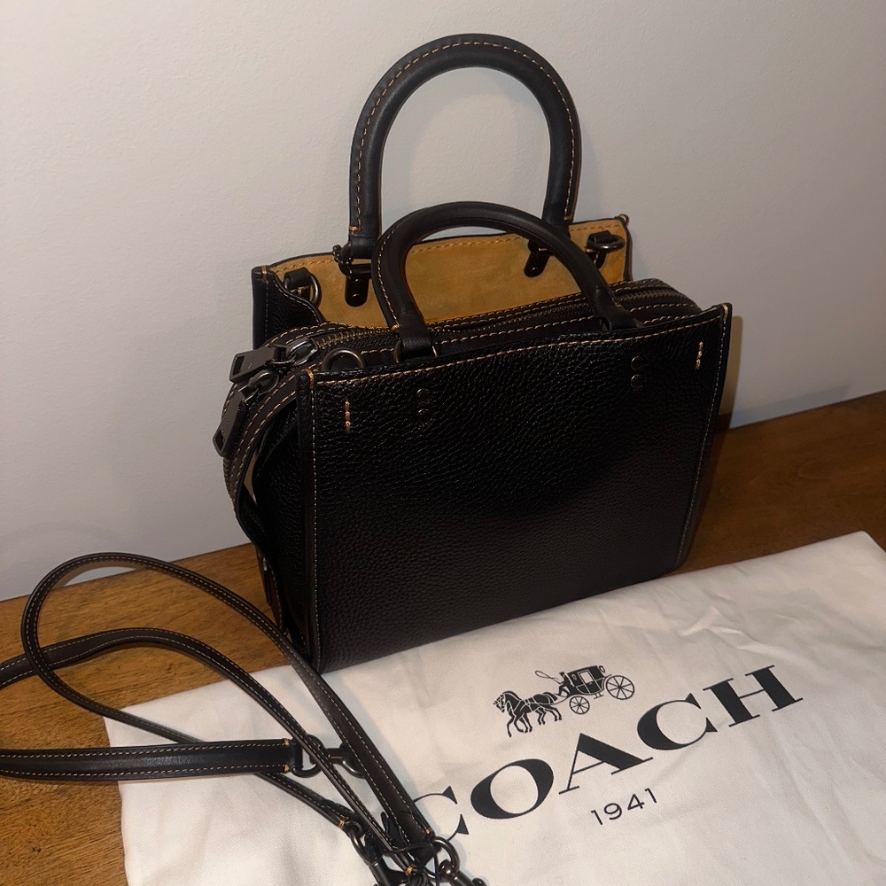 Coach Rogue 25